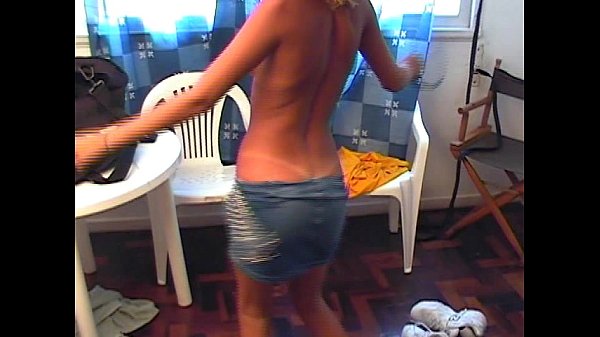 Blonde babe deep throats cock